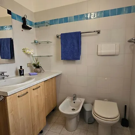 Case Sparse Apartment *